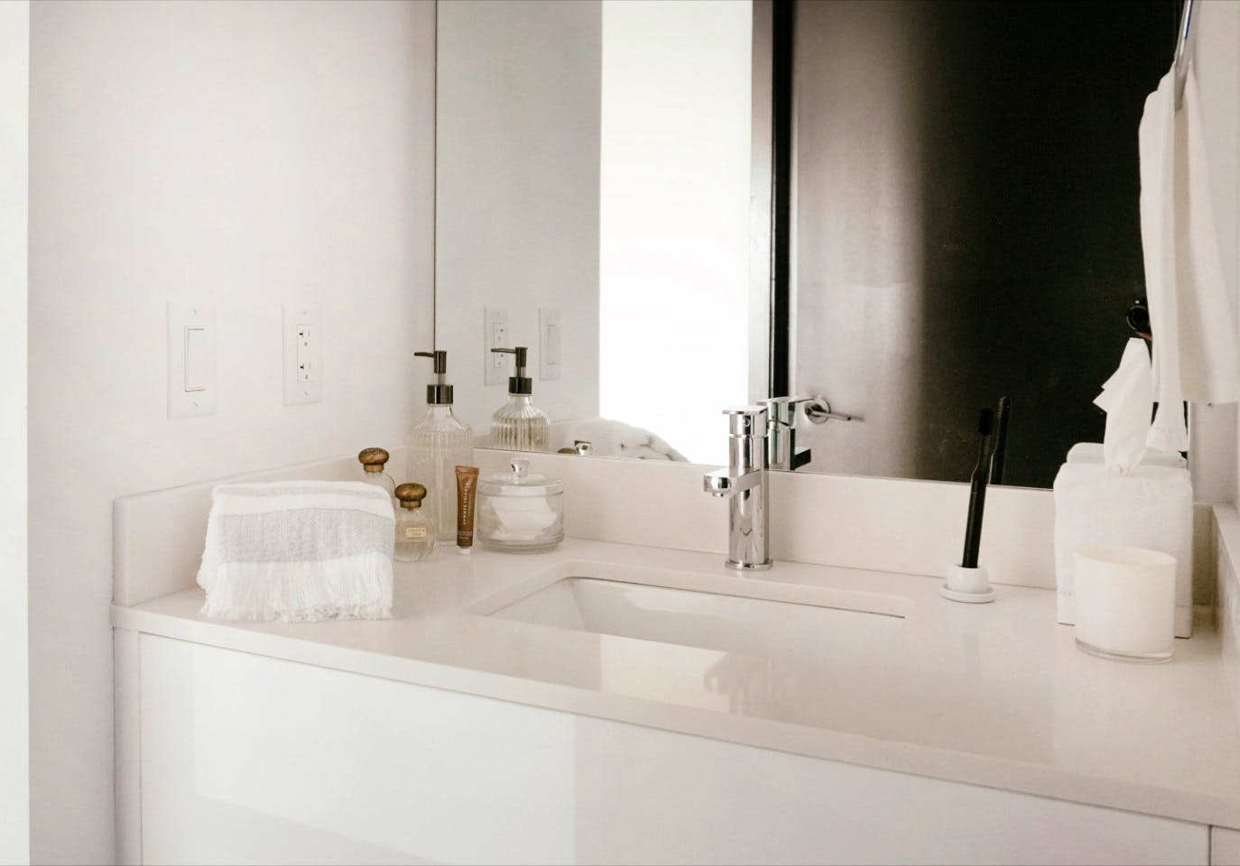 Furnished Room In Shared 4 Bed 2 Bath Unit 1N - Stunning Bright Apt. w/ Amazing View nearby Calle Ocho Plaza Shopping Mall - Gallery - 23