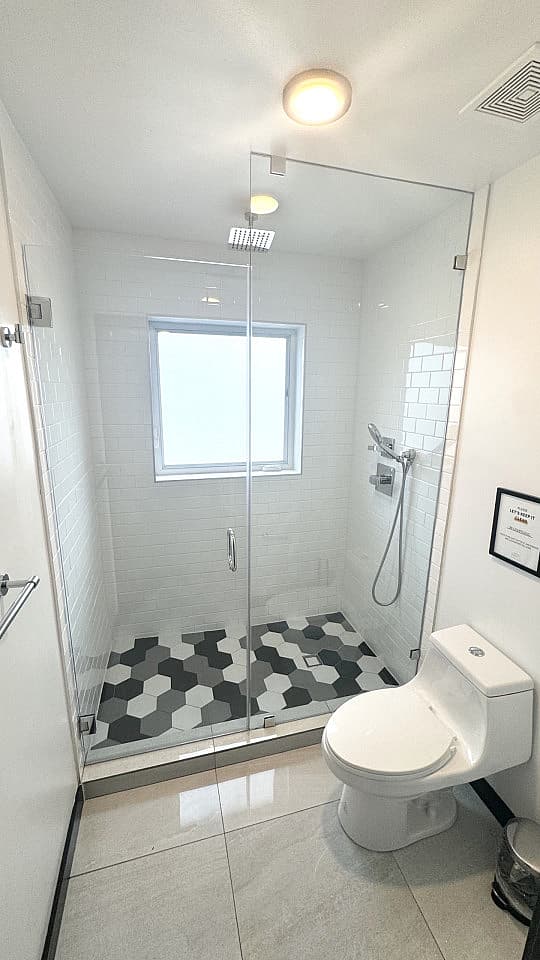  Furnished Room In Shared 4 Bed 2 Bath Unit 1N  -  Stunning Bright Apt. w/ Amazing View nearby Calle Ocho Plaza Shopping Mall  - Gallery -  53