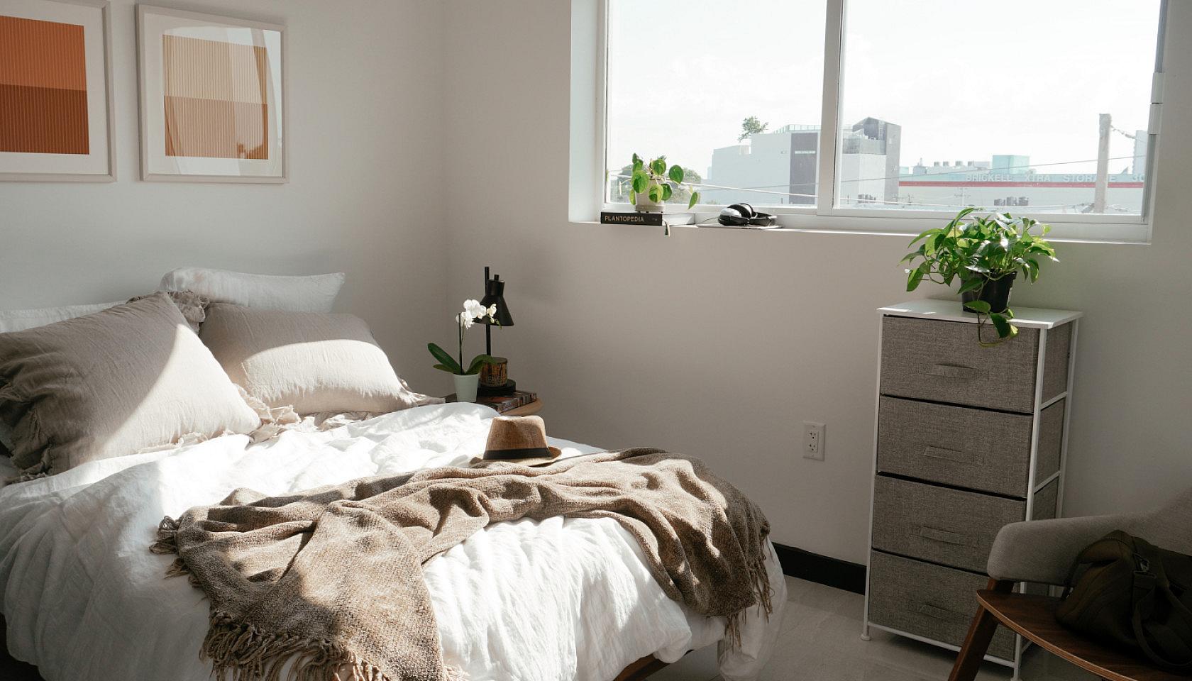 Furnished Room In Shared 4 Bed 2 Bath Unit 1N - Stunning Bright Apt. w/ Amazing View nearby Calle Ocho Plaza Shopping Mall - Gallery - 43