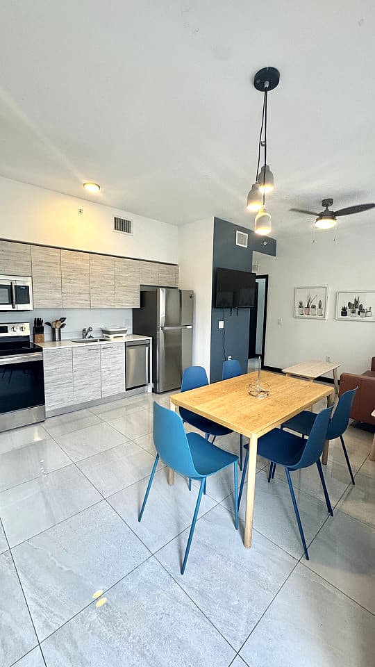  Furnished Room In Shared 4 Bed 2 Bath Unit 1N  -  Stunning Bright Apt. w/ Amazing View nearby Calle Ocho Plaza Shopping Mall Apartment  - Gallery -  51