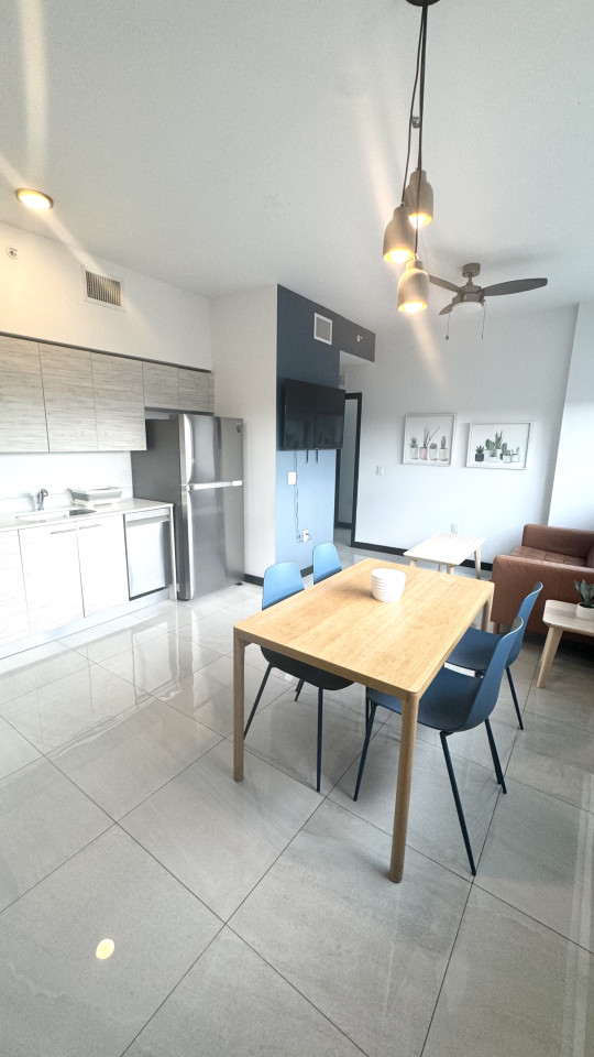 Furnished Room In Shared 4 Bed 2 Bath Unit 1N - Stunning Bright Apt. w/ Amazing View nearby Calle Ocho Plaza Shopping Mall - Gallery - 40