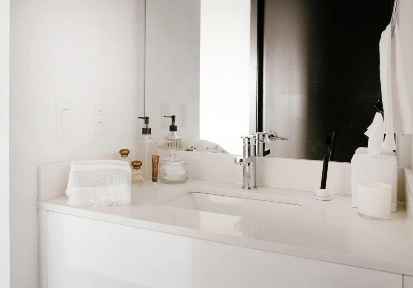  Furnished Room In Shared 4 Bed 2 Bath Unit 1N  -  Stunning Bright Apt. w/ Amazing View nearby Calle Ocho Plaza Shopping Mall  - Gallery -  35