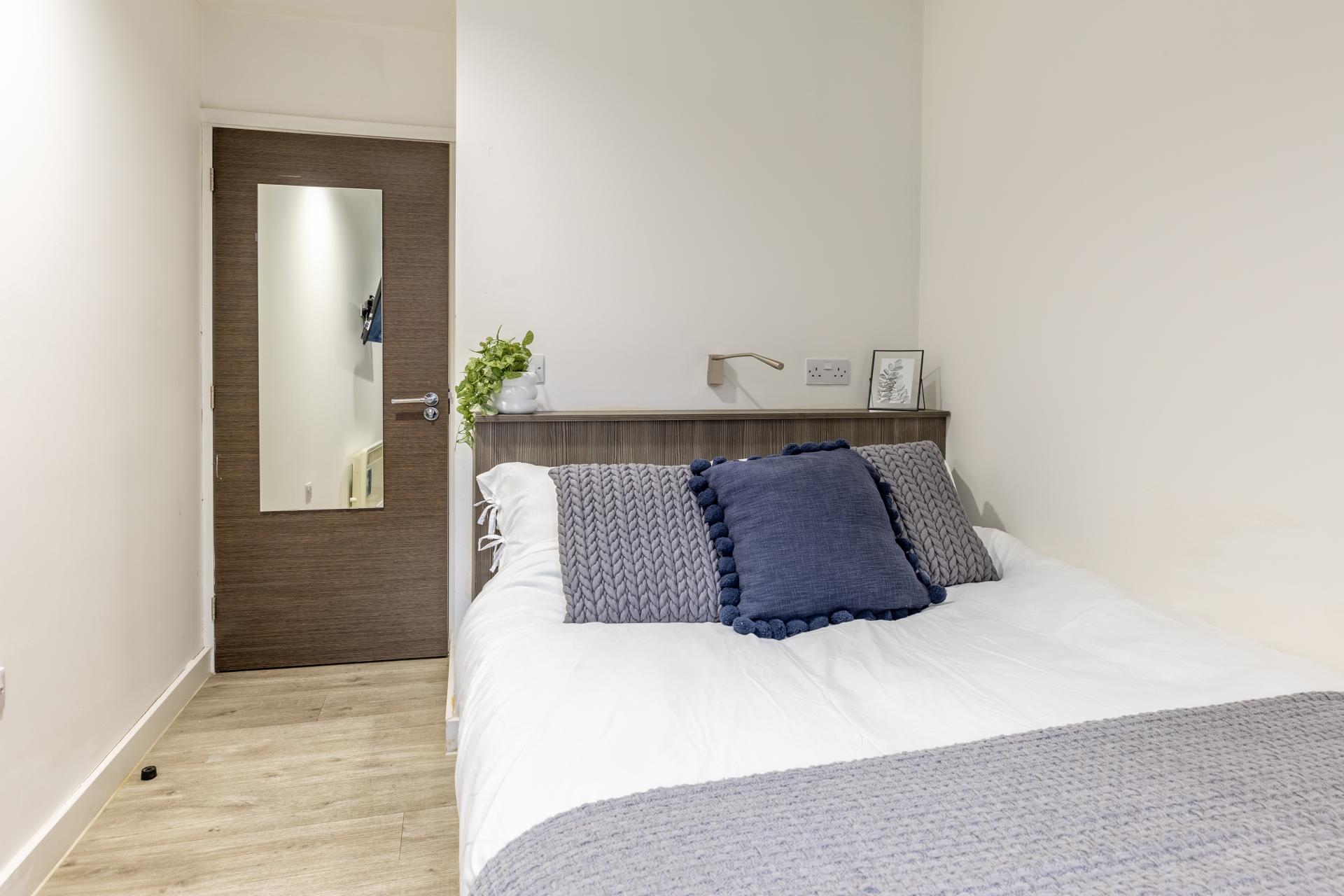  Deluxe 2 Bed Flat  -  Centre Gate  - Gallery -  12