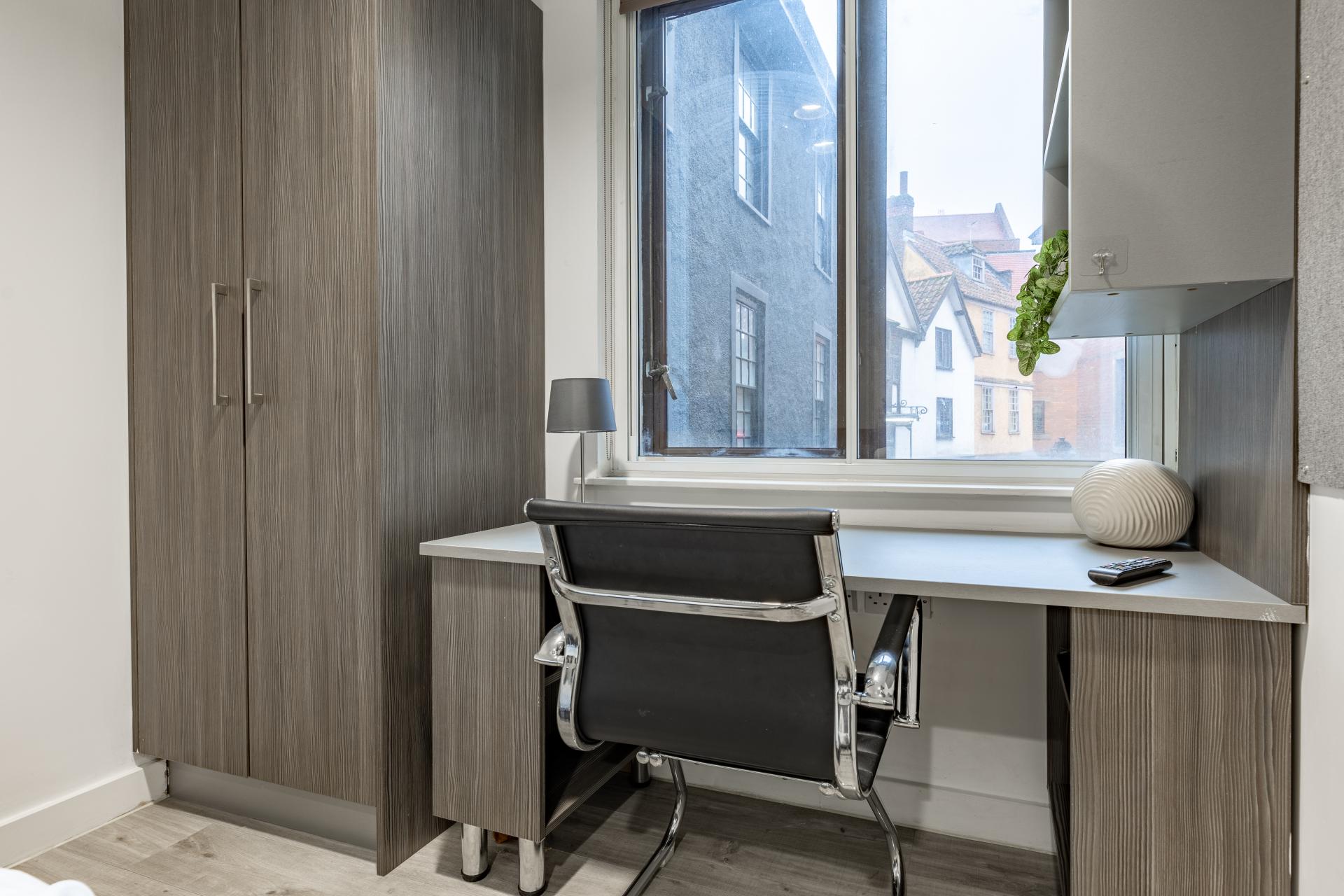  Deluxe 2 Bed Flat  -  Centre Gate  - Gallery -  7