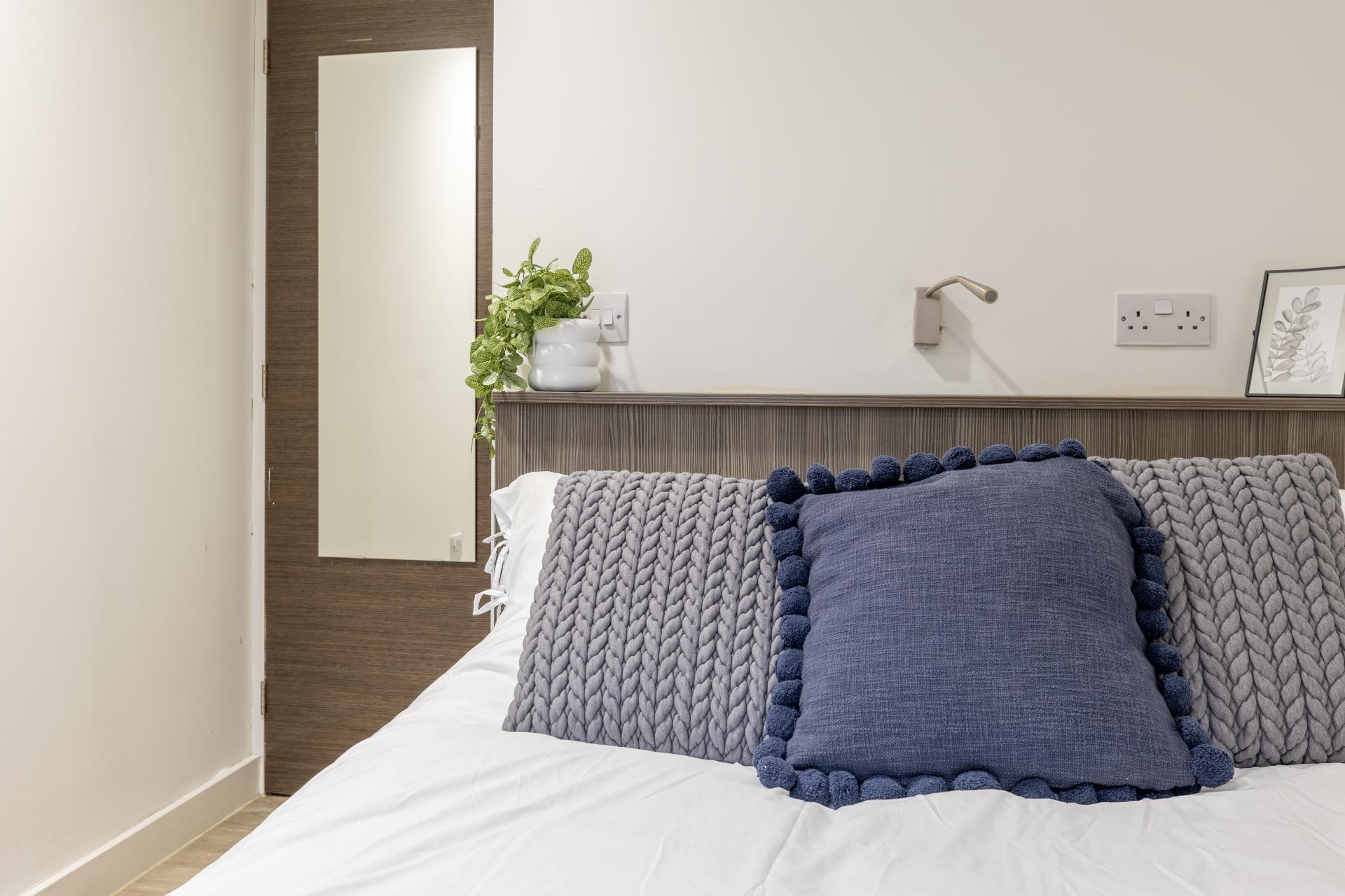  Premium 2 Bed Flat  -  Centre Gate  - Gallery -  5