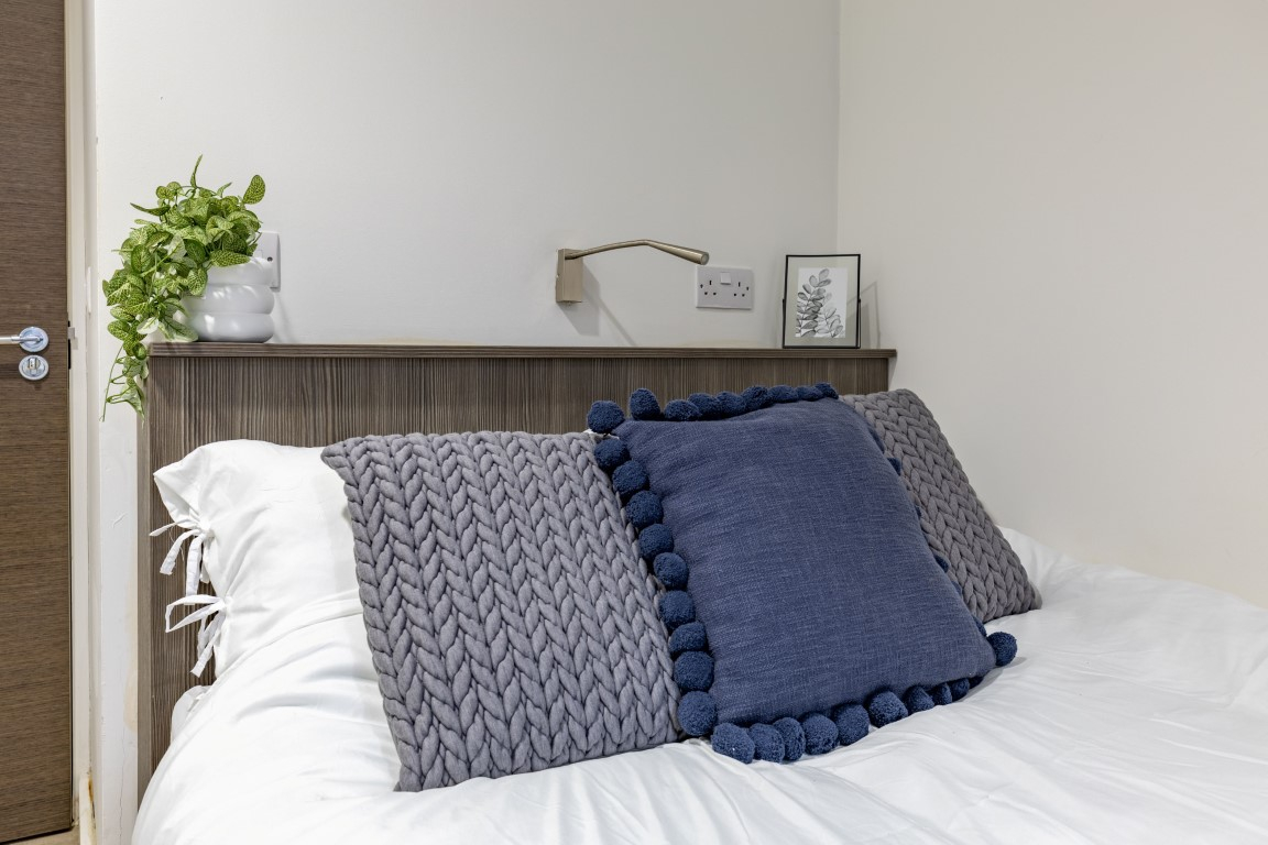  Premium 2 Bed Flat  -  Centre Gate  - Gallery -  11