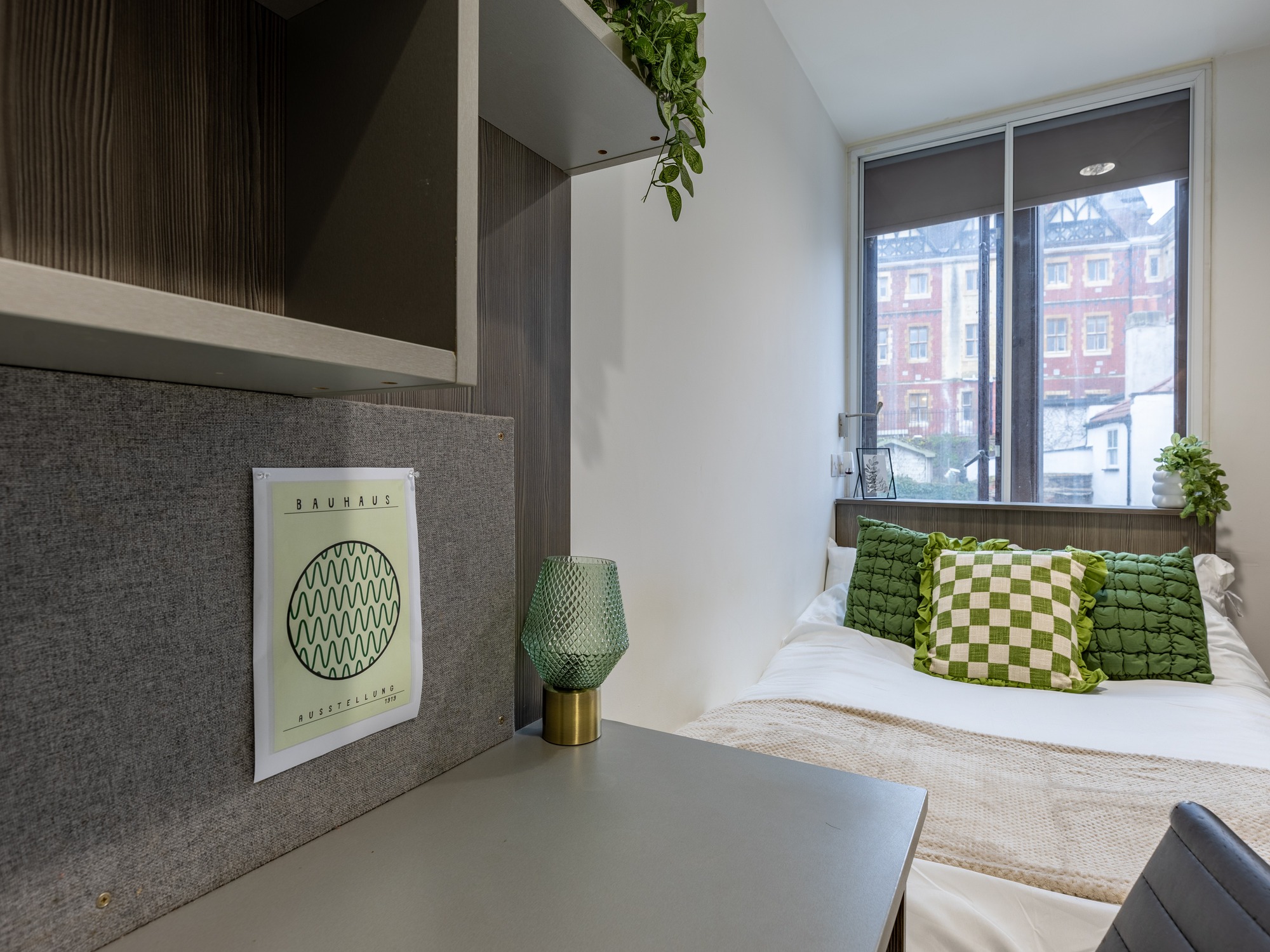 Premium 2 Bed Flat - Centre Gate - Gallery - 1