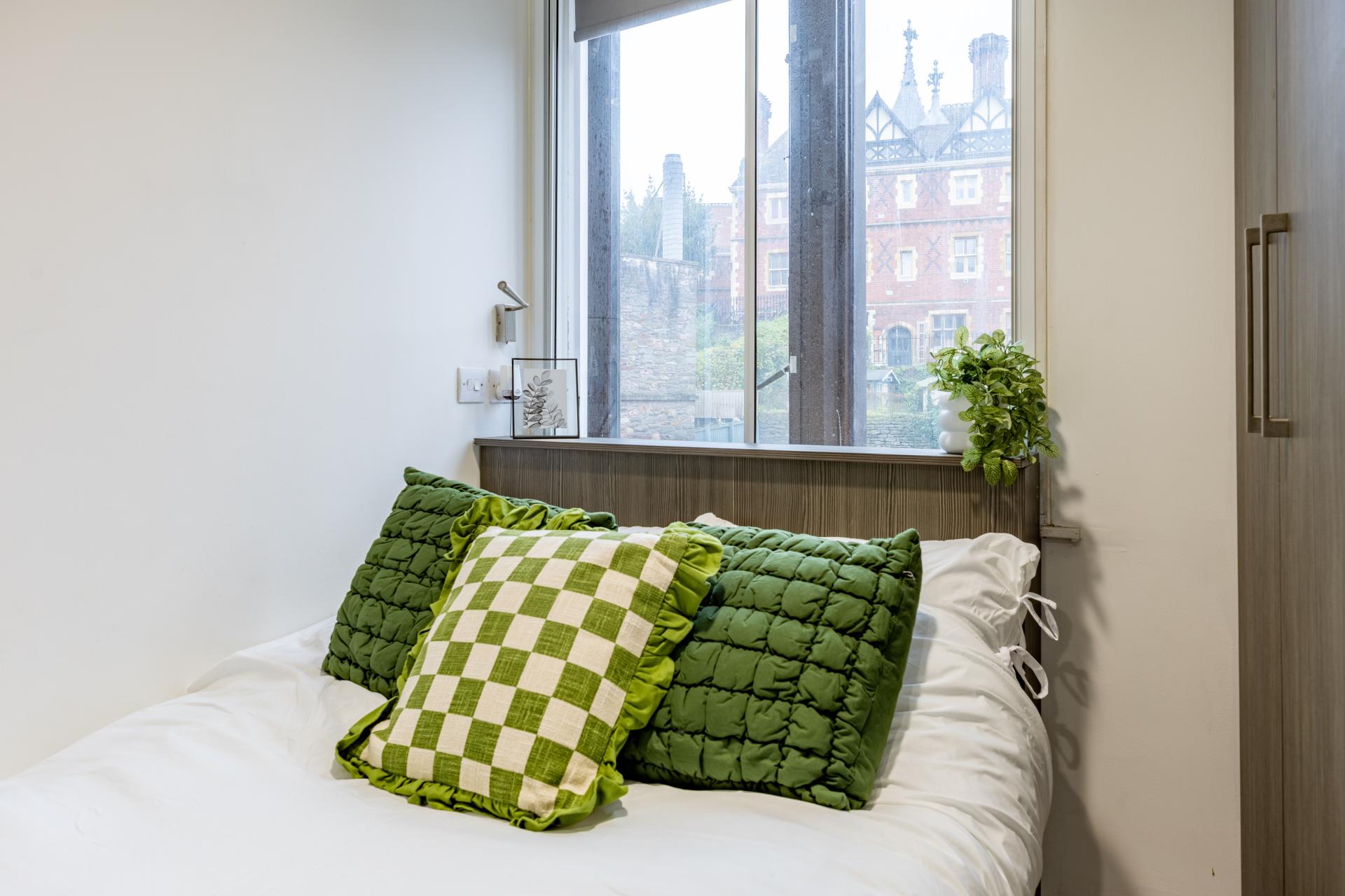  Premium 2 Bed Flat  -  Centre Gate  - Gallery -  7