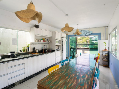 The best surf Coliving in Floripa w/ yoga, events and friends for life.  - Gallery -  5