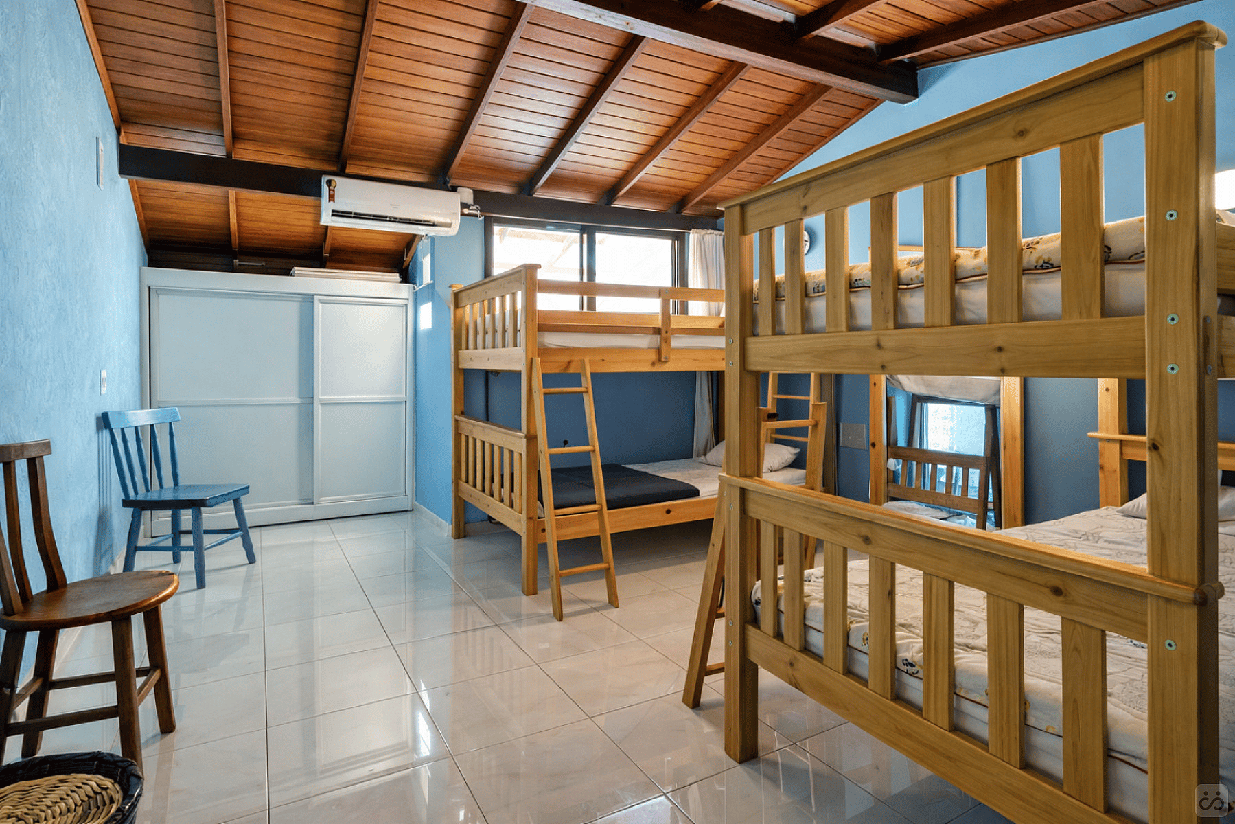  Bed In A 8-Bed Mixed Gender Room  -  The best surf Coliving in Floripa w/ yoga, events and friends for life.  - Gallery -  7