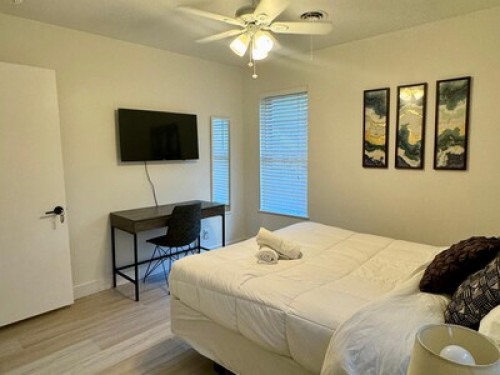 Beautiful Room in Welcoming Home