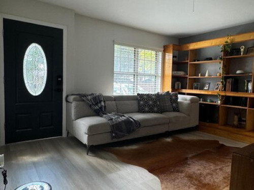 Beautiful Room in Welcoming Home