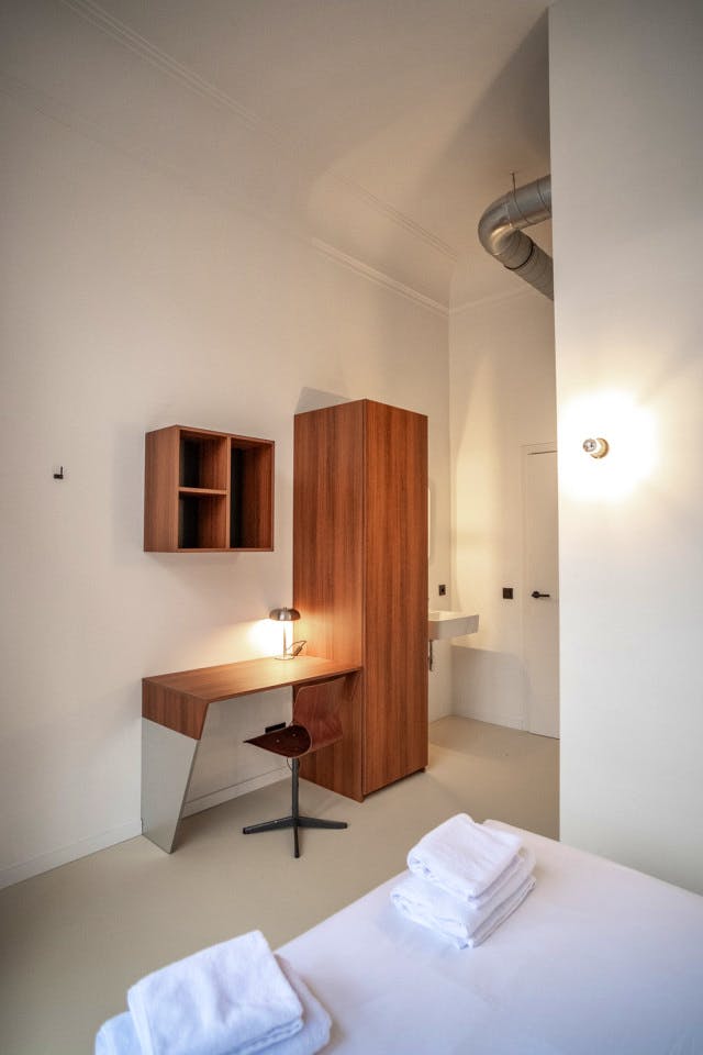  Standard Room  -  A Stunning Neo-Renaissance design residence near Antwerp Central Station  - Gallery -  12