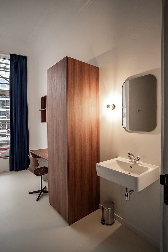  Standard Room  -  A Stunning Neo-Renaissance design residence near Antwerp Central Station  - Gallery -  61