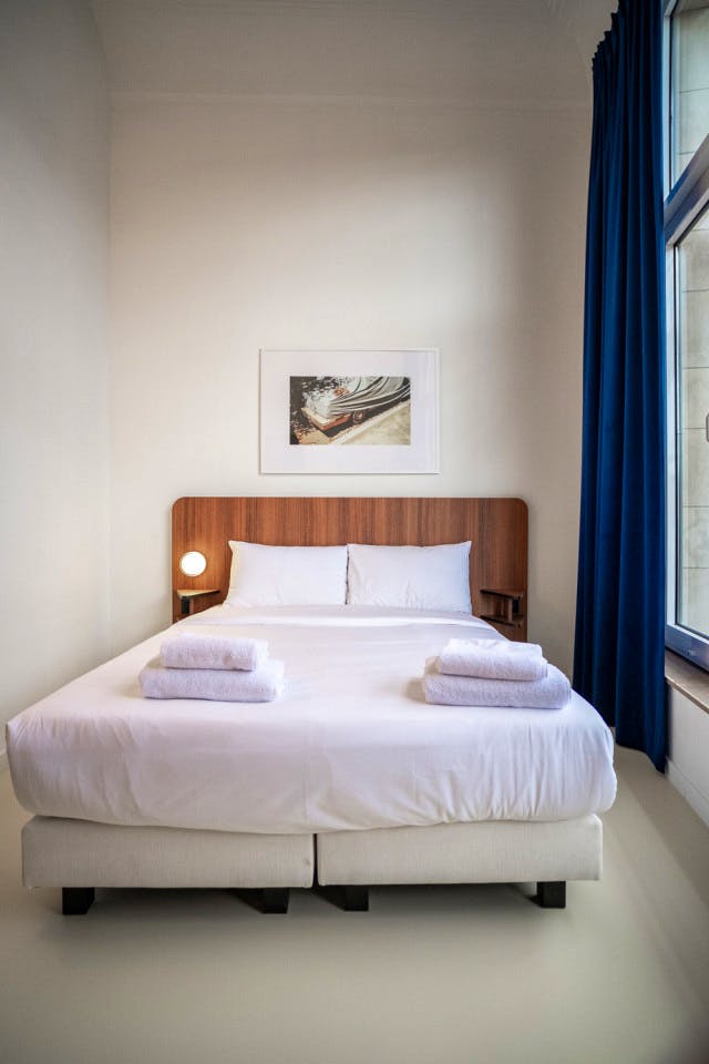  Standard Room  -  A Stunning Neo-Renaissance design residence near Antwerp Central Station  - Gallery -  13