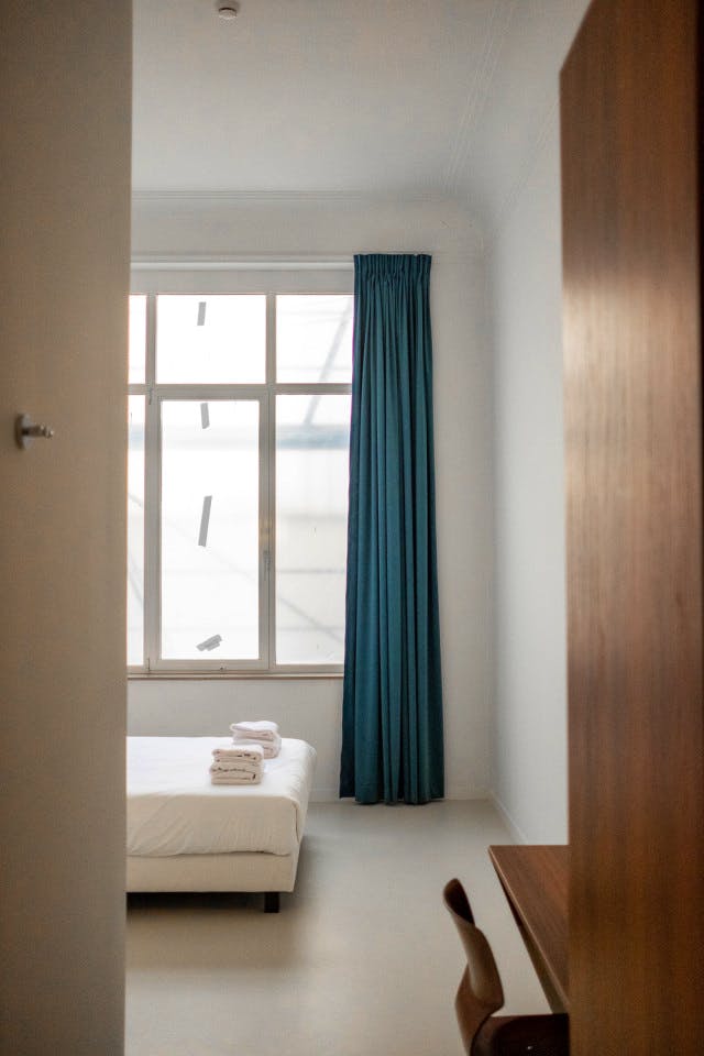  Standard Room  -  A Stunning Neo-Renaissance design residence near Antwerp Central Station  - Gallery -  16