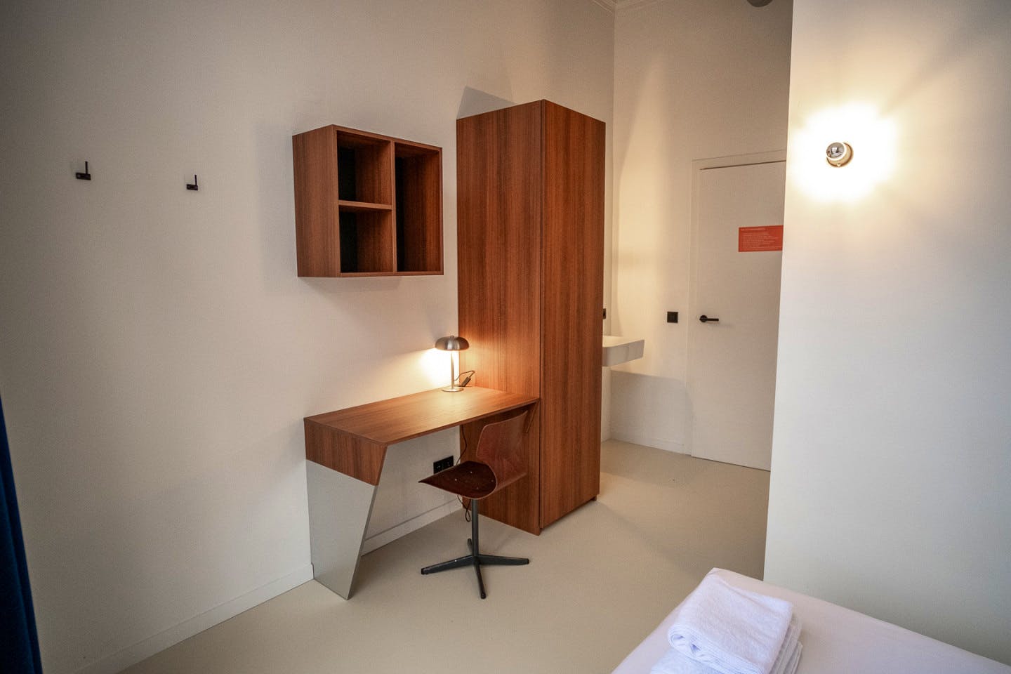  Standard Room  -  A Stunning Neo-Renaissance design residence near Antwerp Central Station  - Gallery -  15