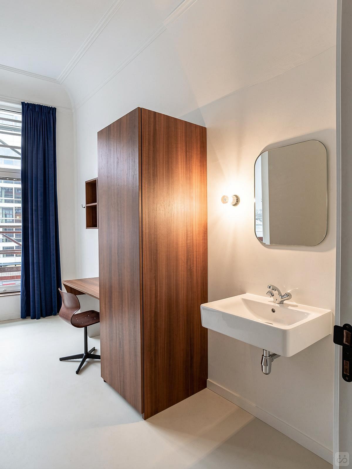  Standard Room  -  A Stunning Neo-Renaissance design residence near Antwerp Central Station  - Gallery -  77