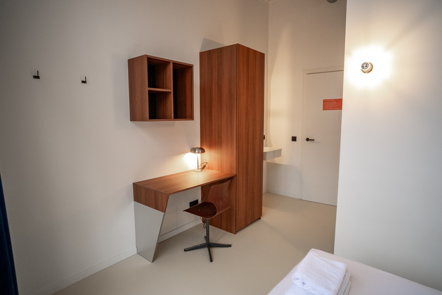  Standard Room  -  A Stunning Neo-Renaissance design residence near Antwerp Central Station  - Gallery -  32