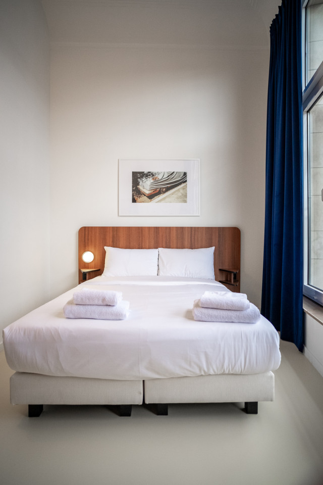  Standard Room  -  A Stunning Neo-Renaissance design residence near Antwerp Central Station  - Gallery -  30