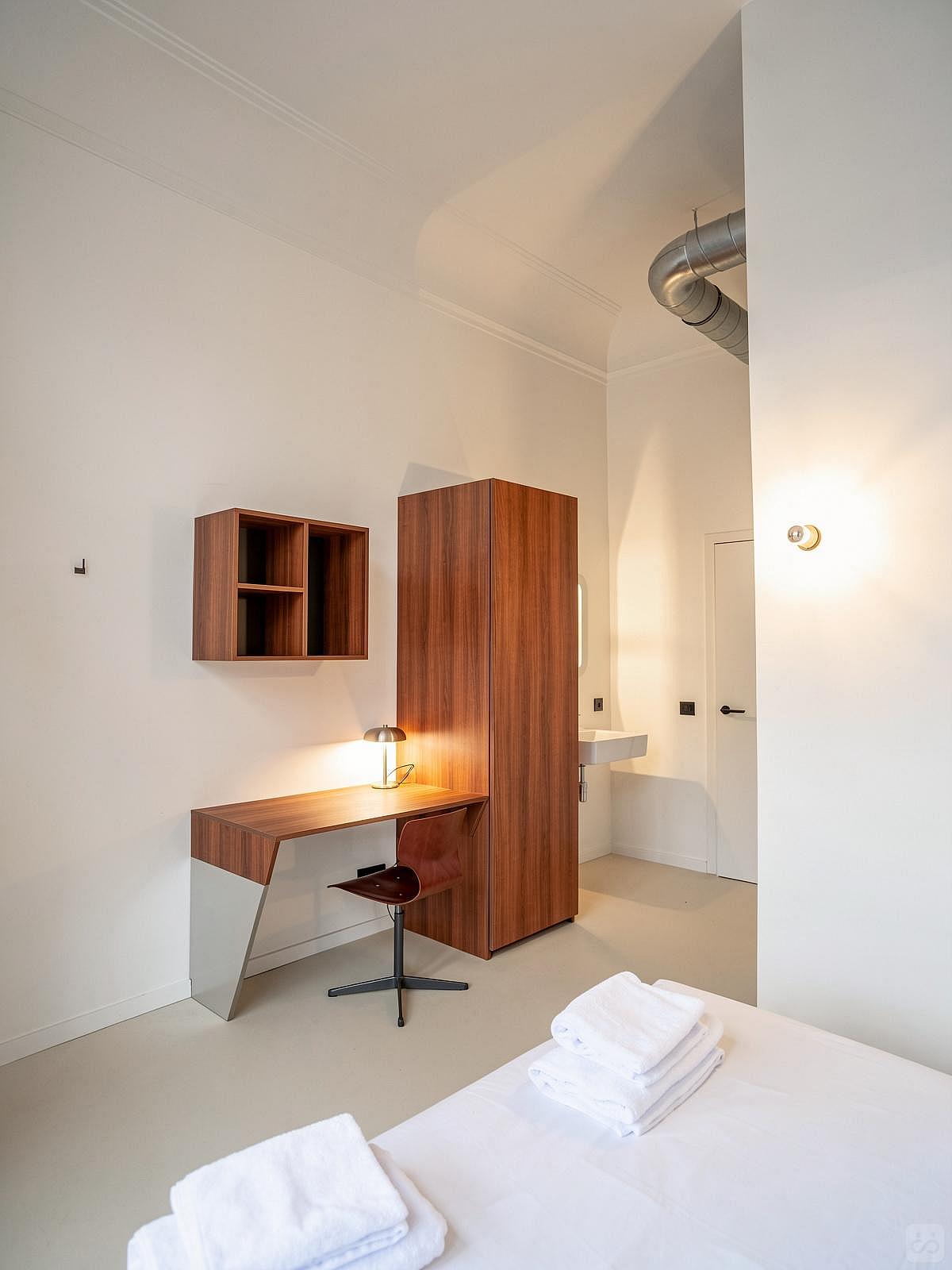  Standard Room  -  A Stunning Neo-Renaissance design residence near Antwerp Central Station  - Gallery -  75