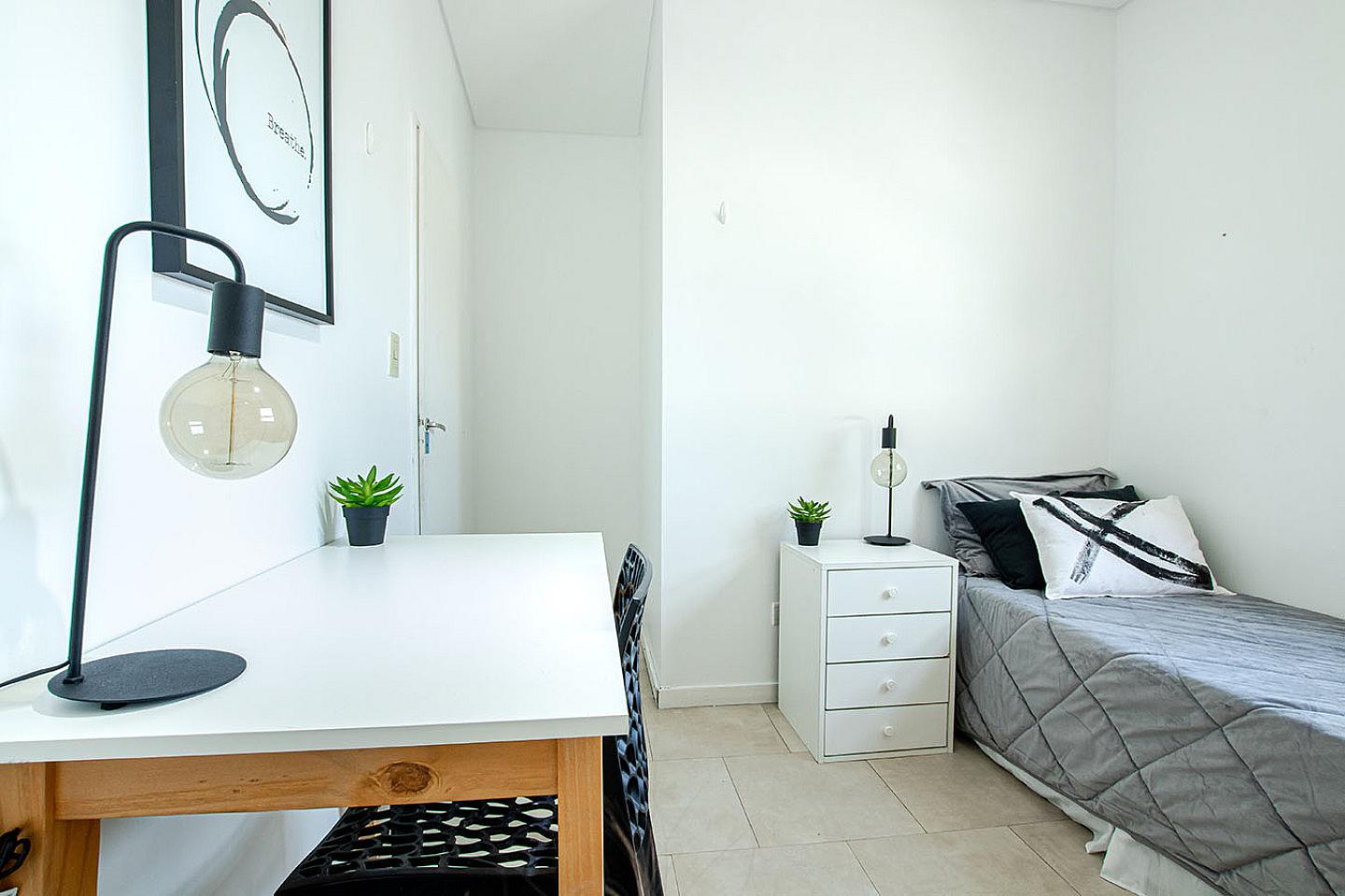 Private Room With Air Conditioning - 1