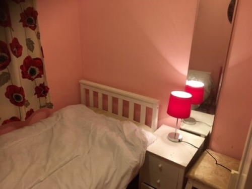 Single room ,in friendly house 