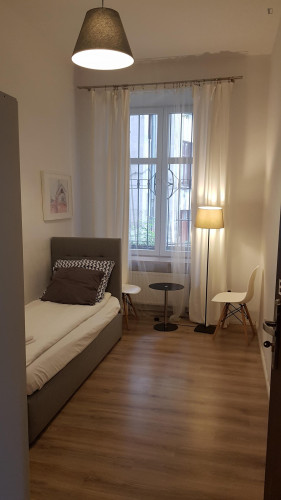 Cosy single bedroom in Stradom