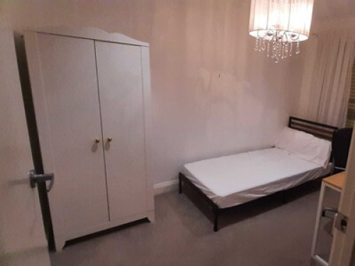 Cozy stay near creek and city - Gallery - 12