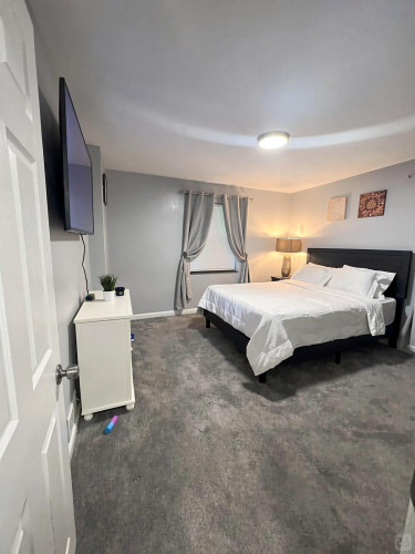 Ferguson Home - Gallery - 103