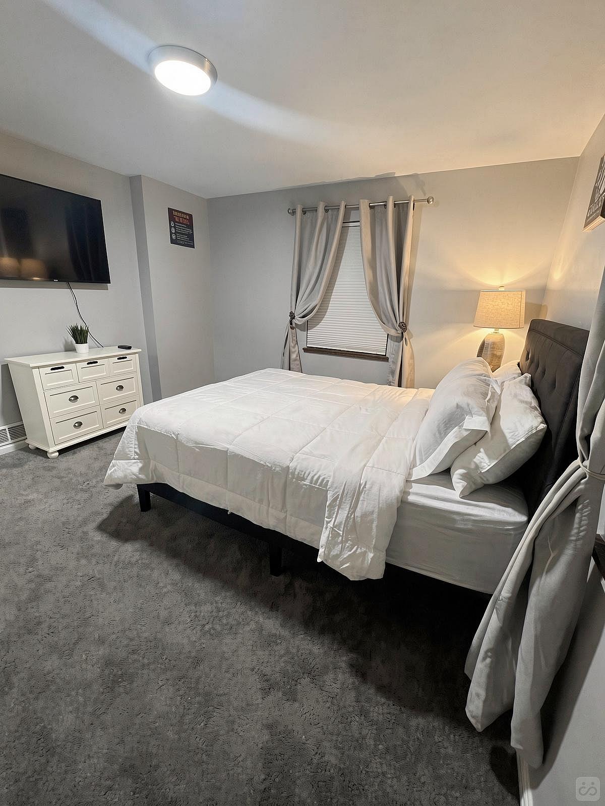 Private Bedroom Suite 1 - Modern Co-Living with Spacious Rooms and Shared Amenities nearby Mercy Franciscan at West Park - Gallery - 18