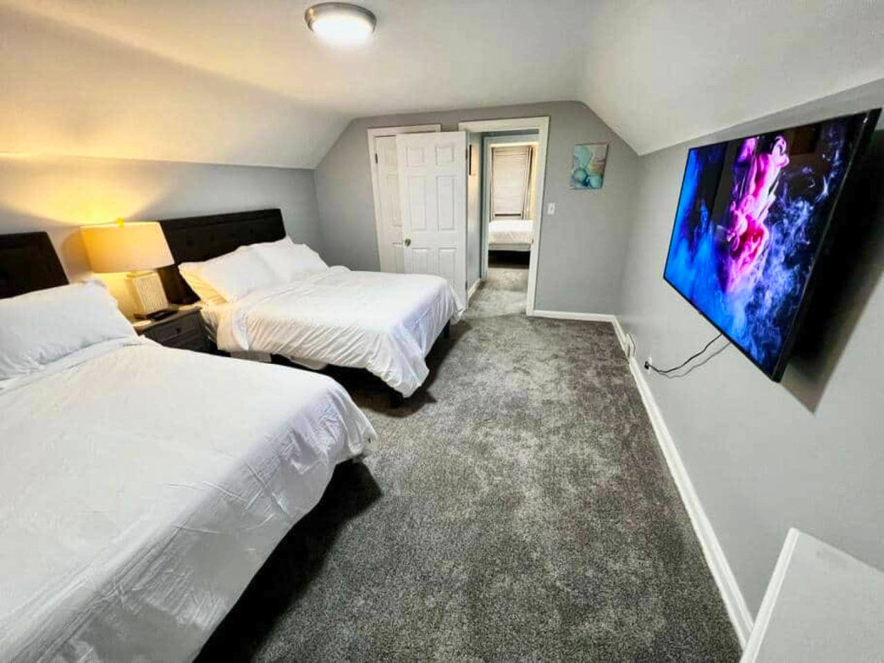 Private Bedroom Suite 3 - Modern Co-Living with Spacious Rooms and Shared Amenities nearby Mercy Franciscan at West Park - Gallery - 3