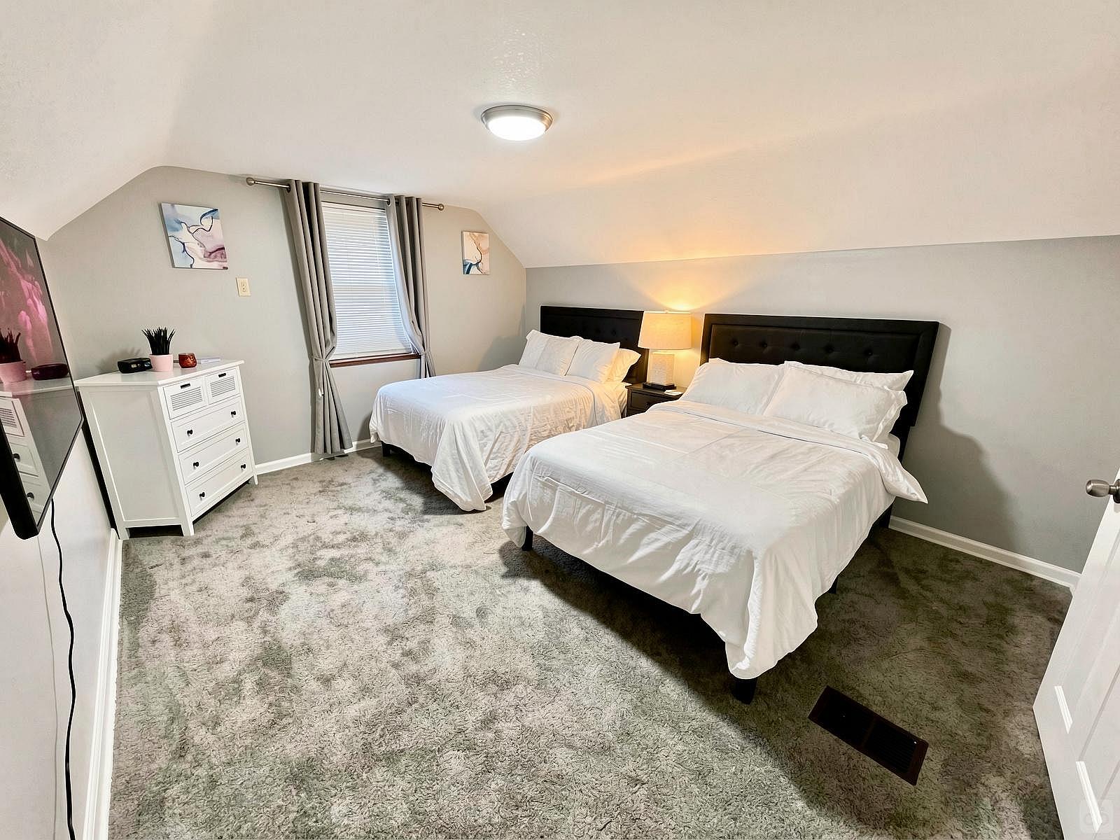 Private Bedroom Suite 3 - Modern Co-Living with Spacious Rooms and Shared Amenities nearby Mercy Franciscan at West Park - Gallery - 16