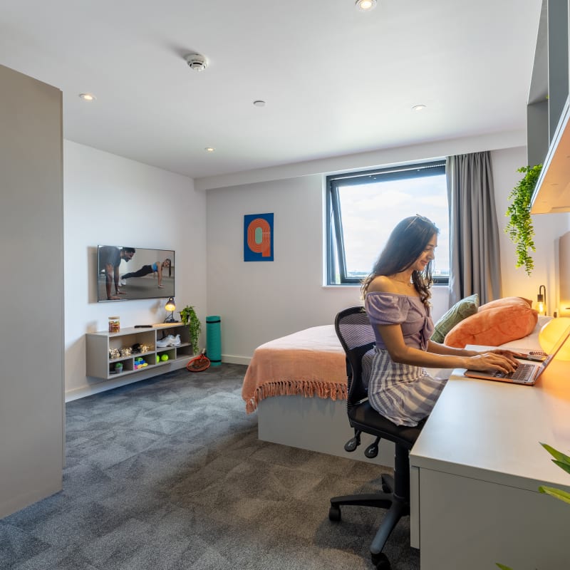  True Superior Apartment Plus  -  Salford  - Gallery -  6