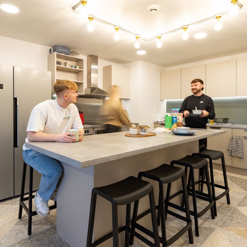  True Superior Apartment Plus  -  Salford  - Gallery -  10