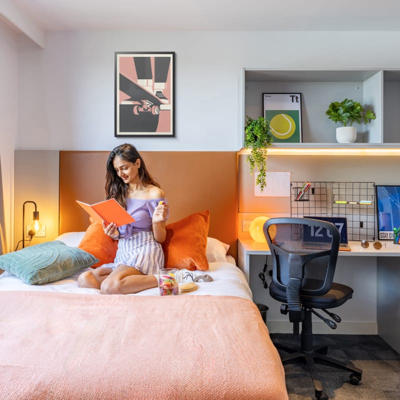  True Superior Apartment Plus  -  Salford  - Gallery -  13