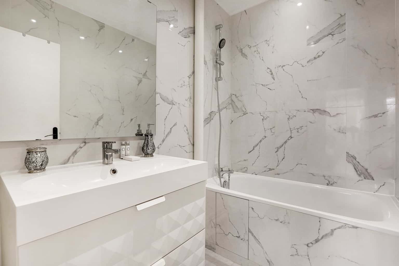  3 Bed, 2 Bath  -  Appartement Cosy avec balcon - Bail mobilité  - Gallery -  3