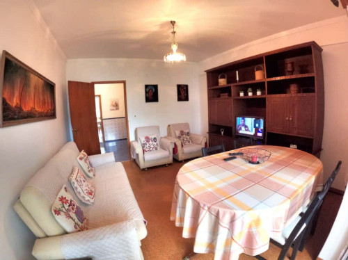 Renovated T3 Apartment in São Domingos de Rana, Carcavelos (SEP-MAY Only)