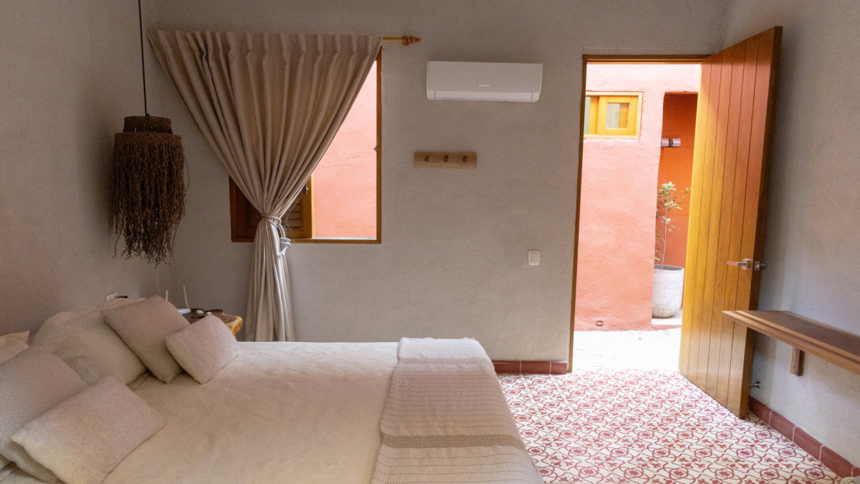  Private I  -  Unique and Cozy Coliving a block from the beach  - Gallery -  65