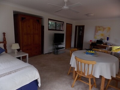 friendly-caring-and-fun-family-brisbane-129585442420241024023316AM