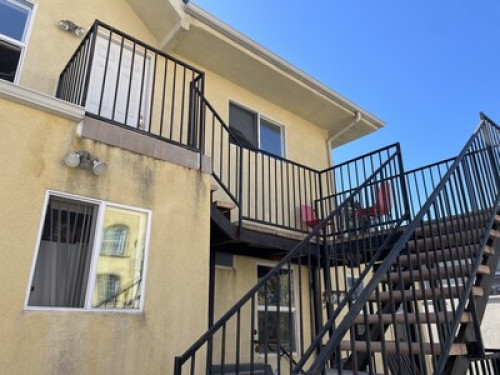 quirky-ktown-oasis-los-angeles-141953252120241024040246AM