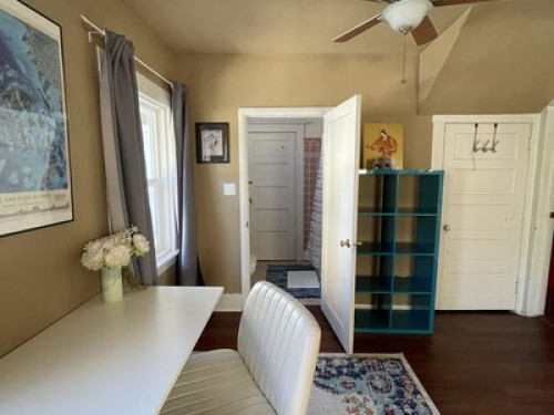 quirky-ktown-oasis-los-angeles-186638152720241024040235AM