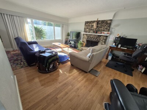 House close to Mt.Doug beach - Gallery - 7