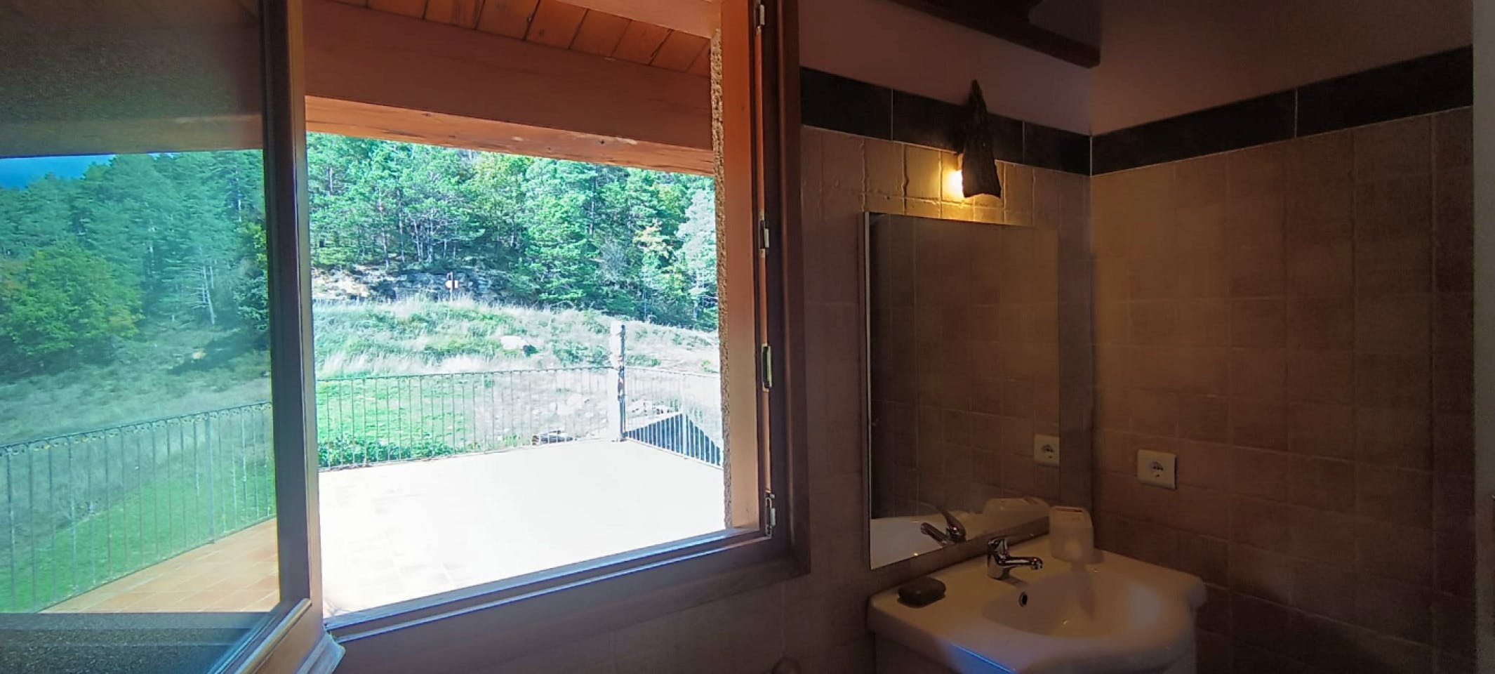  Private Room I  -  Beautiful house 15 minutes from Sant Llorenç de Moruny  - Gallery -  12