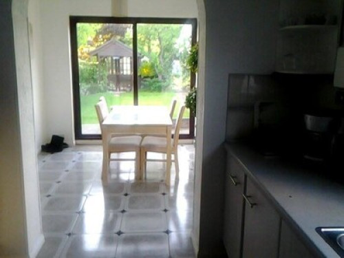 Ten minute walk to Stadium MK