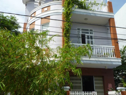 Warm near-the-beach homestay