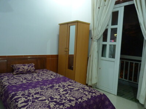 Warm near-the-beach homestay