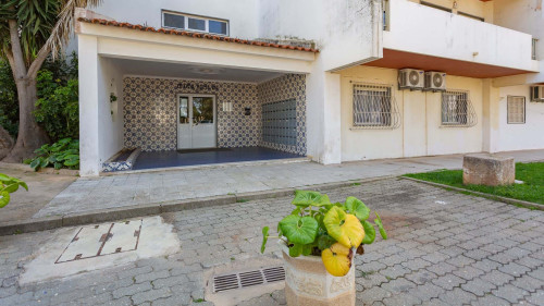 Comfort 1BDR Apartment W/Pool - Gallery - 16