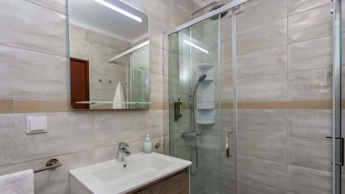 Comfort 1BDR Apartment W/Pool - Gallery - 8