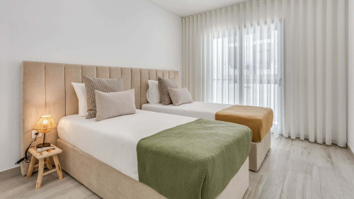 Sublime and Bright 2 BDR Apartment